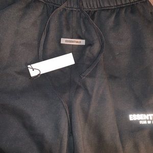Fear of god essentials fleece shorts black size XL